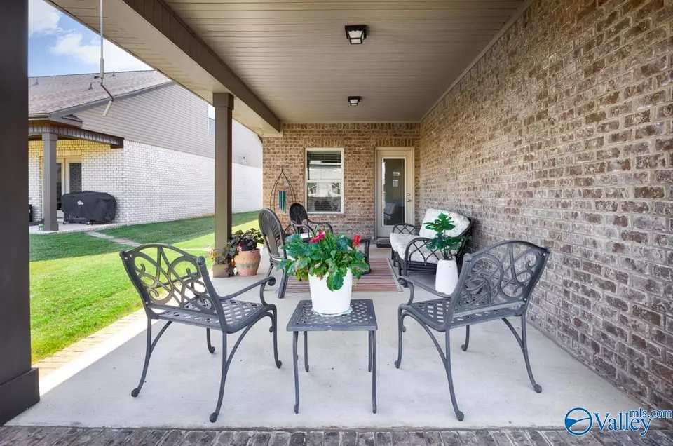 Exterior - 243 Iron Cir, Meridianville, AL 35759 photo 5 of 8