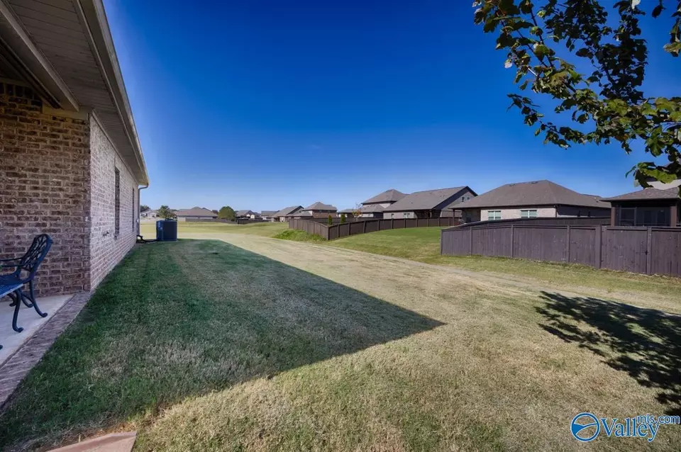 Exterior - 243 Iron Cir, Meridianville, AL 35759 photo 6 of 8