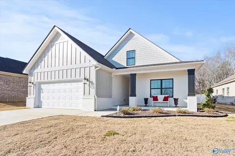 18113 Newby Chapel Rd, Athens, AL 35613
