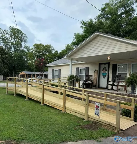 330 Meredith Dr, Town Creek, AL 35672