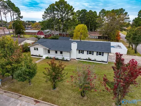1715 Vinca St, Decatur, AL 35601