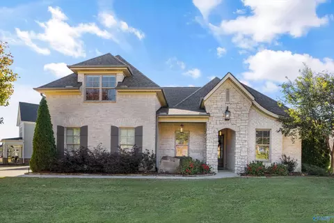 17 N Astoria Ln, Gurley, AL 35748