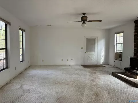 Living - 1383 Lasseter Rd, Southside, AL 35907 photo 2 of 5