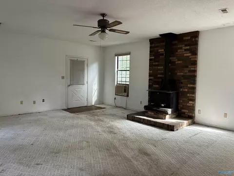 Living - 1383 Lasseter Rd, Southside, AL 35907 photo 1 of 5