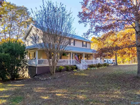 110 Davidson Dr, Fort Payne, AL 35967
