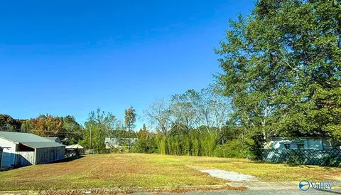 1218 Windsor St, Gadsden, AL 35903
