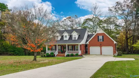 1072 Blessing Rd, Albertville, AL 35951