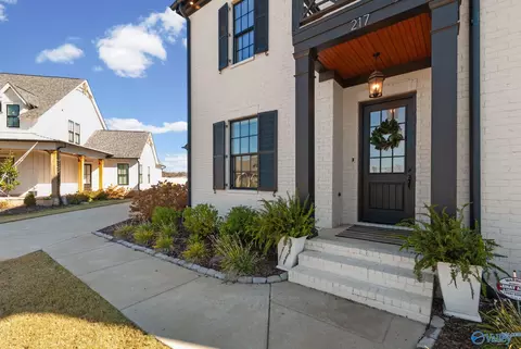 217 Farmhouse Dr, Madison, AL 35757