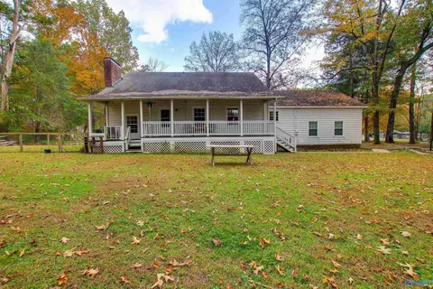 4711 Pineywood Dr, Decatur, AL 35603