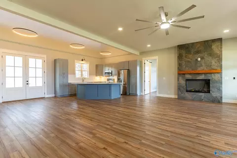 Living - 97 Noahs Rd, Jasper, AL 35503 photo 2 of 6