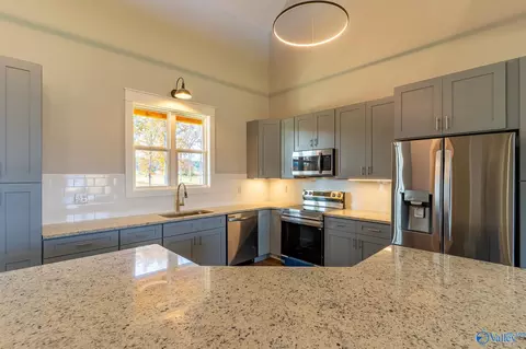Kitchen - 97 Noahs Rd, Jasper, AL 35503 photo 2 of 3