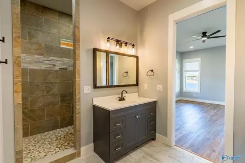Bath - 97 Noahs Rd, Jasper, AL 35503 photo 3 of 7
