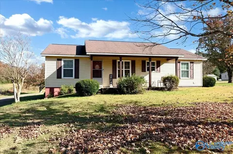 16516 Hampton Ln, Athens, AL 35611