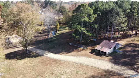 513 Rabbittown Rd, Albertville, AL 35950