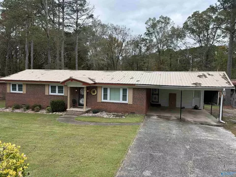 1524 Arrowhead Dr, Gadsden, AL 35903