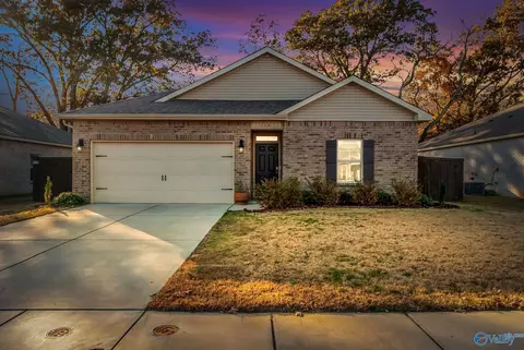 114 Canonbury Dr, New Market, AL 35761