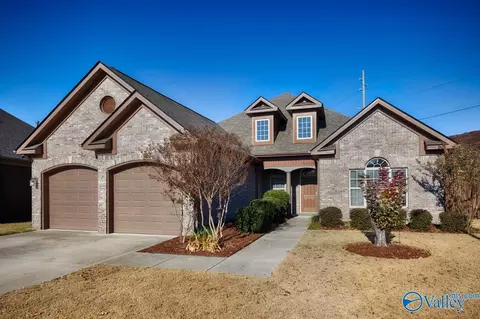 16017 Shropshire Dr, Huntsville, AL 35803