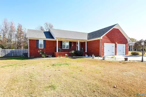 19142 Tammy Leigh Dr, Athens, AL 35614