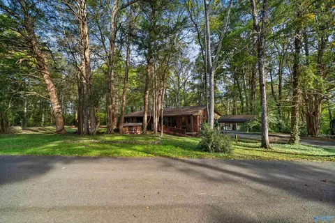 169 Deaton Rd, Owens Cross Roads, AL 35763