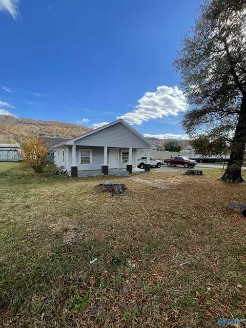 1201 Grand Ave #2, Fort Payne, AL 35967