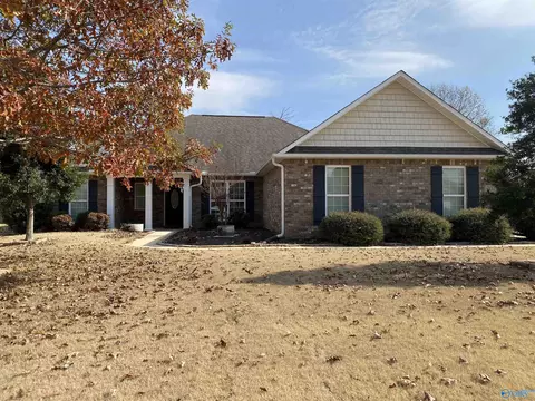 207 Somer Bridge Dr, Huntsville, AL 35811