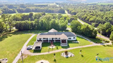 264 Old Winchester Rd, New Market, AL 35761