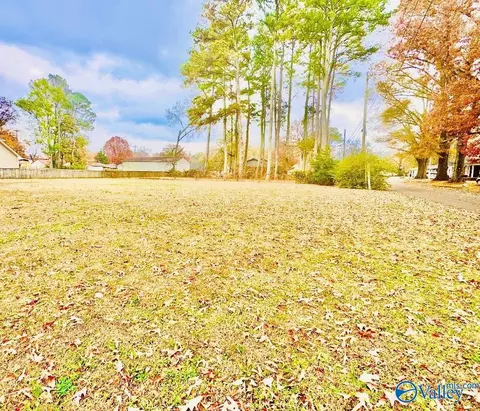 1505 8th St, Decatur, AL 36601