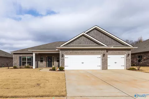 25129 Addlestone Dr, Athens, AL 35613