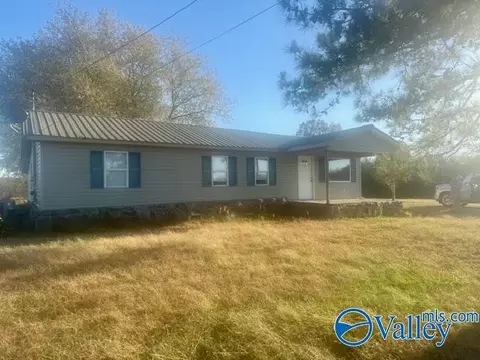 602 Arbor Acres Dr, Albertville, AL 35951