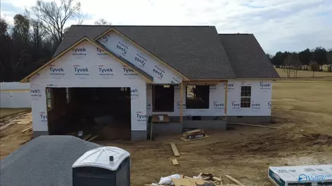 5989 County Road 33, Hollywood, AL 35752