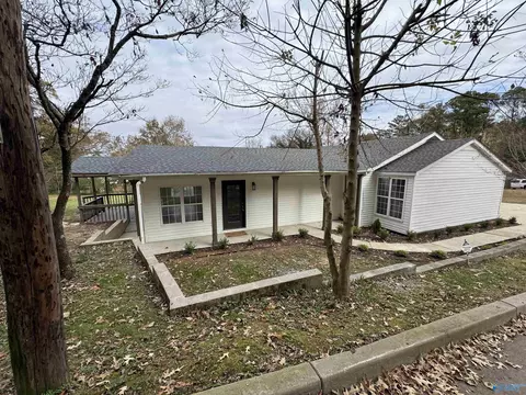 3632 Pearson Cir, Guntersville, AL 35976