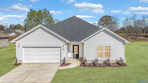 105 Parvin Way Dr, Hazel Green, AL 35750