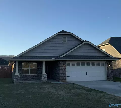 442 Wade Rd, Owens Cross Roads, AL 35763