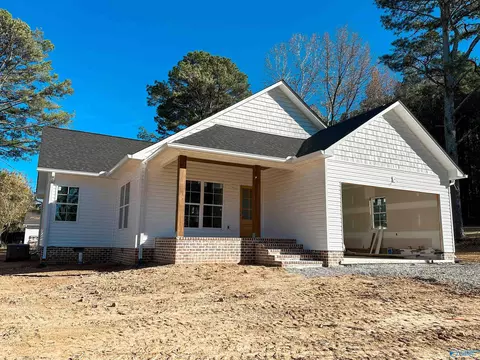 862 1st Way NE, Arab, AL 35016