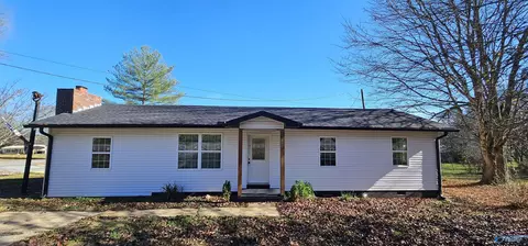 812 Tupelo Pike, Scottsboro, AL 35768