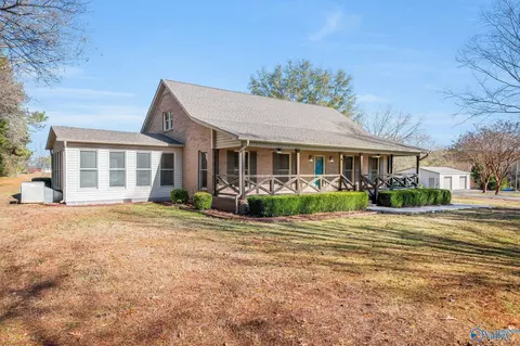 1264 Parker Rd, Hartselle, AL 35640