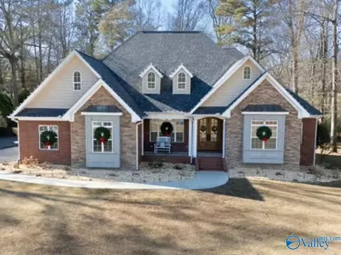 70 Smith Ln, Boaz, AL 35956