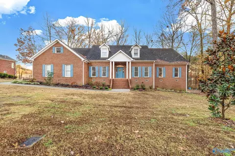1504 Magnolia Dr, Hartselle, AL 35640