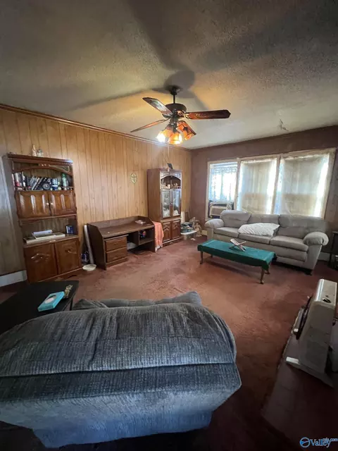 Living - 309 Cullman Rd, Arab, AL 35016 photo 2 of 2