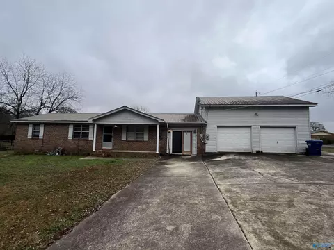 1035 Portwood Dr, Albertville, AL 35951
