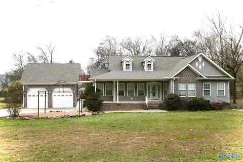 314 Star Point Rd, Guntersville, AL 35976