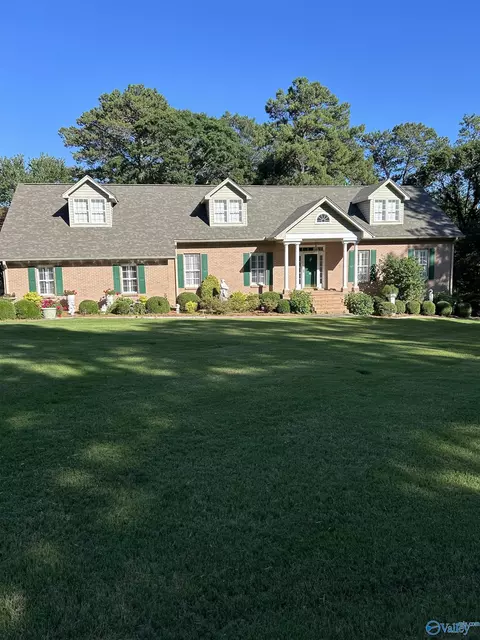 621 Leslie Ln, Gadsden, AL 35904