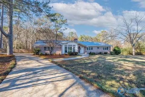 2111 Meadow Island Rd, Scottsboro, AL 35769