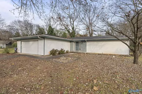 3706 Oakdale Ct, Huntsville, AL 35810