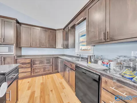 Kitchen - 885 County Road 16, Dutton, AL 35744 photo 2 of 4