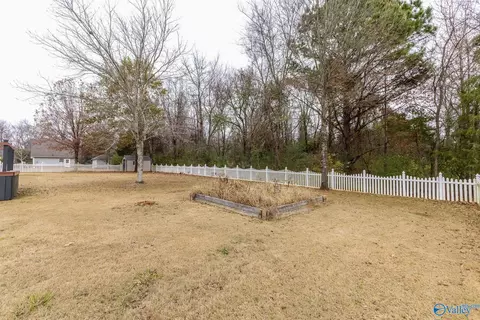 Exterior - 87 Forest Home Dr, Trinity, AL 35673 photo 8 of 8