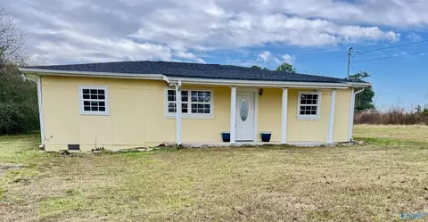 126 County Road 396, Groveoak, AL 35975