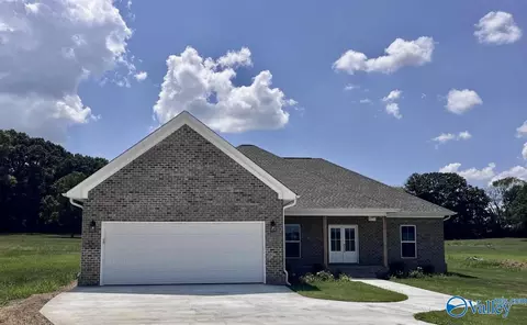 200 Skyview Cir, Muscle Shoals, AL 35661
