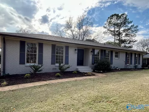 2305 Greenwood Dr, Decatur, AL 35601