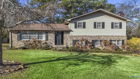 1201 Elm Cir, Albertville, AL 35950